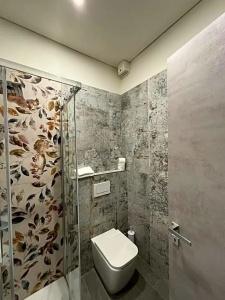 Plaza - 82