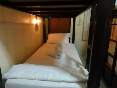 Seventeen Hostel - 17