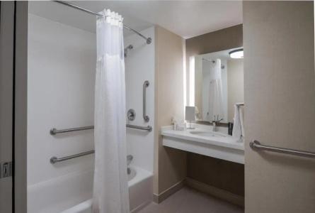 Courtyard by Marriott Charleston Historic District - 25
