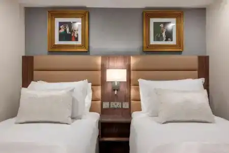 The Castleton - 47