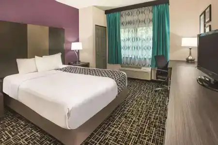La Quinta Inn by Wyndham Indianapolis North at Pyramids - 26