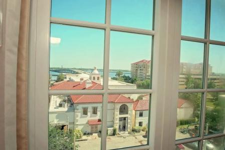 Hampton Inn & Suites - 43