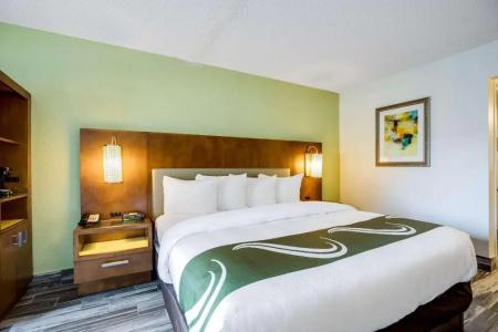 Quality Inn & Suites Downtown - 12