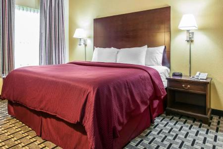Clarion Inn & Suites Northwest - 35