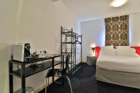 Kyriad Frejus - Centre - 57
