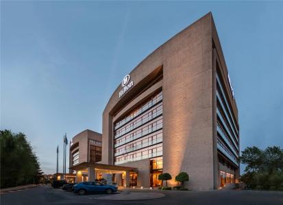 Hilton Madrid Airport - 37