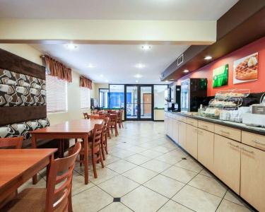 Quality Inn Airport East - 20
