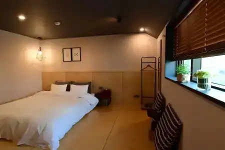 Brown Dot Daeyeon - 2