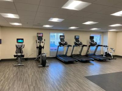 Hampton Inn & Suites West - 16