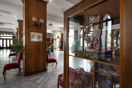 Grand Excelsior - 1