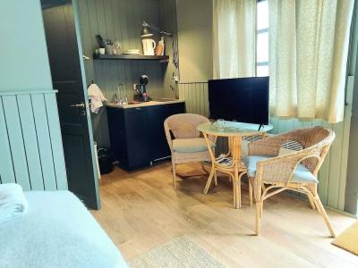 Riverfront Boutique - 16