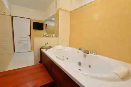 Thongsomboon Club - 20