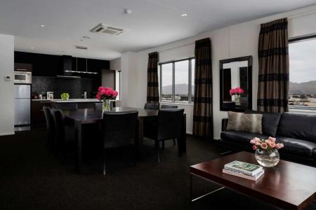 Rydges Latimer - 8