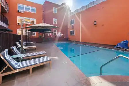 Ramada by Wyndham Los Angeles/Downtown West - 28