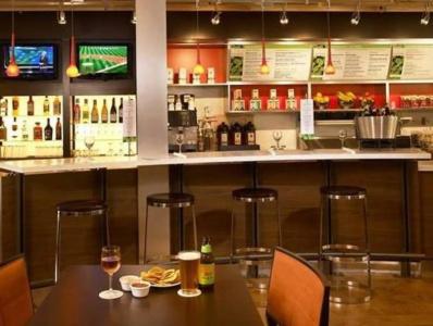 Courtyard by Marriott Washington, D.C./Foggy Bottom - 11