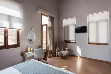 Bluebell Luxury Suites - 17