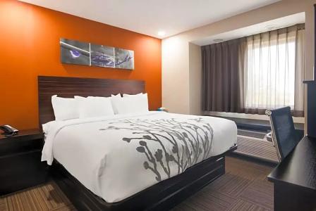 Erie Inn and Suites - 25