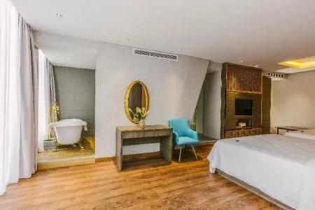 Winsuites Saigon - 59
