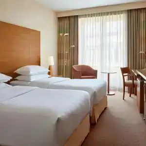 Sheraton Duesseldorf Airport - 42
