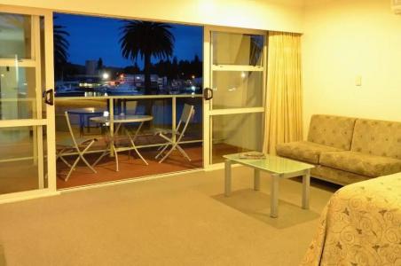 Senator Motor Inn - 22