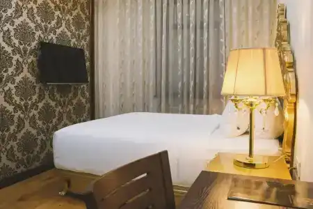 Royal Residence - 275