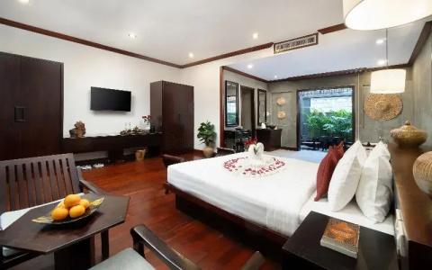 The Moon Residence & Spa - 300