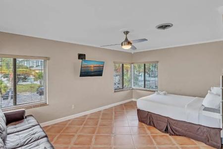 Hollywood Beachs - 126