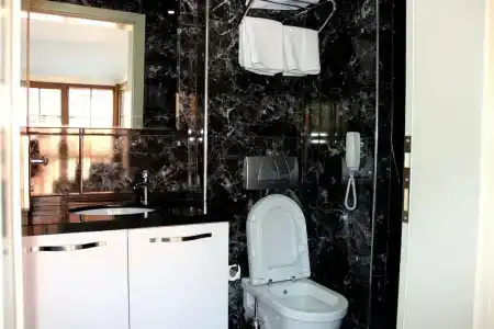 Venus Suite - 28