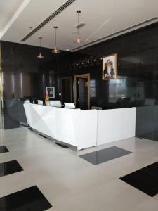Parkside Plaza - 10