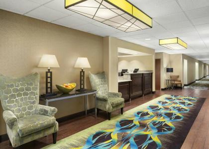 Hampton Inn Dallas-Irving-Las Colinas - 32