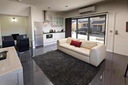 Cardiff Executive - 1