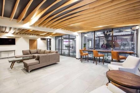 Ramada by Wyndham Austin South - 1