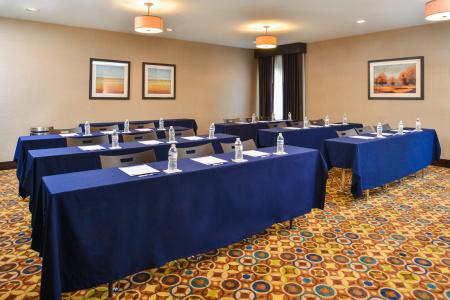 Holiday Inn Expresss & Suites West, An Ihg - 30
