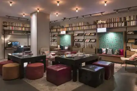 Moxy Chicago Downtown - 24