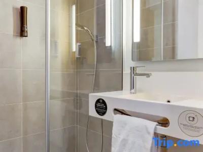 b&b hôTel Reims Croix Blandin - 41