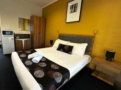 Greensborough - 19