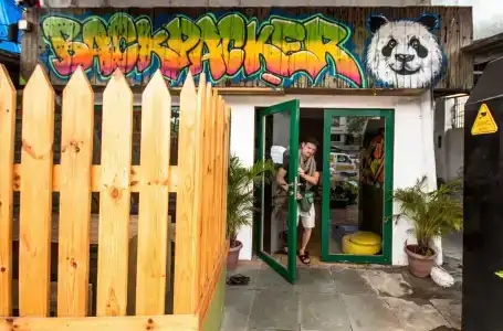 Backpackers - 9