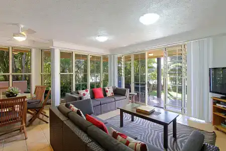 Sea Breeze on Main Beach - 20