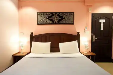 Baan Sutra Guesthouse - 4