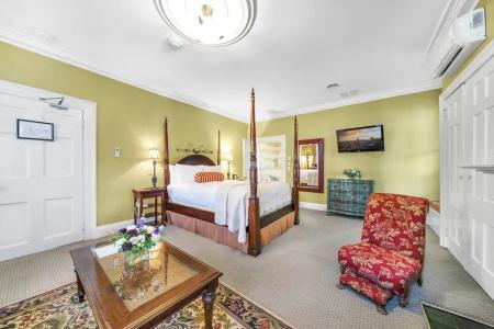 The Charles - 36