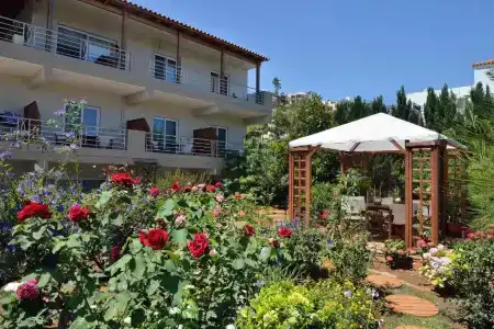 Stamatakis Boutique Studios - 94