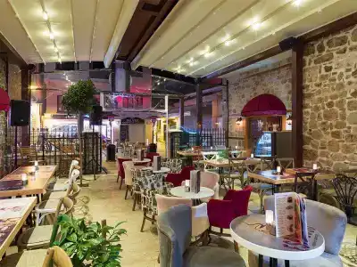 Goodman & Bistro - 16