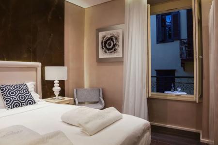 Consolato Boutique - 89