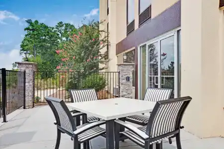 Wyndham Garden Charlotte Executive Park - 14