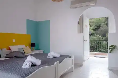 Pefkides Aegina Boutique - 60