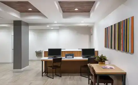 Holiday Inn Express & Suites i-95 & i-20 Civic Ctr, An Ihg - 15