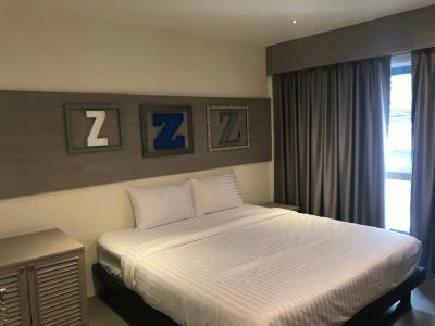 Lazy Sunday hostel - 19