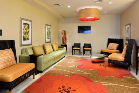 Hilton Garden Inn Airport - 15