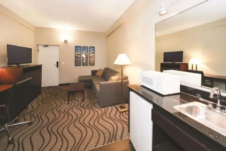 La Quinta Inn by Wyndham near Cedar Point - 50