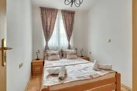 Elena - 241